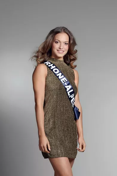 Miss Rhônes-Alpes,Camille Bernard fait 1,75m et a 21 ans.