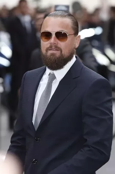 Leonardo DiCaprio, barbu pour Armani à Milan