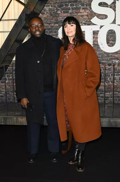 Sly Johnson et Mathilda Mayà l'avant-première du film «West Side Story» au Grand Rex à Paris le 2 décembre 2021