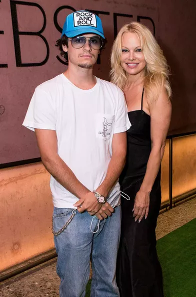 Pamela Anderson avec son fils Dylan Jaggerà Los Angeles le 4 novembre 2021