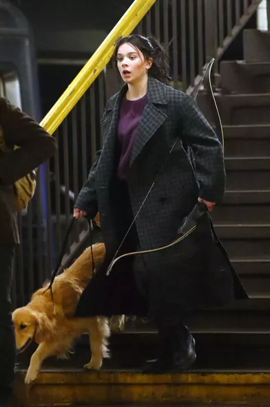 Hailee Steinfeldsur le tournage de la série «Hawkeye» à New York le 2 décembre 2020