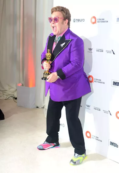 Elton Johnlorsde la soirée d'Elton John contre le sida à Los Angeles le 9 février 2020.