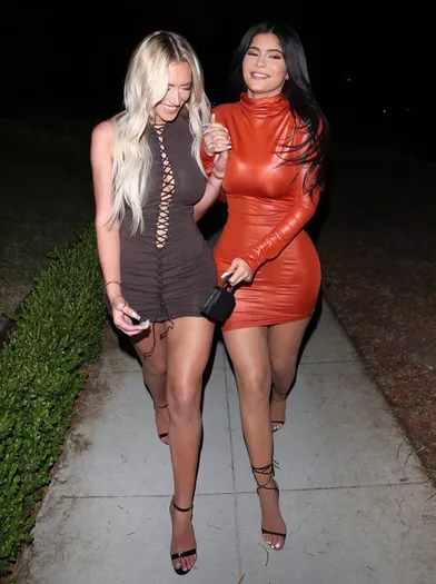 Kylie Jenner et son amie AnastasiaKaranikolaou à Los Angeles le 29 juin 2019