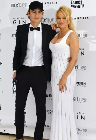 Pamela Anderson et son fils Brandon Lee à Monaco vendredi