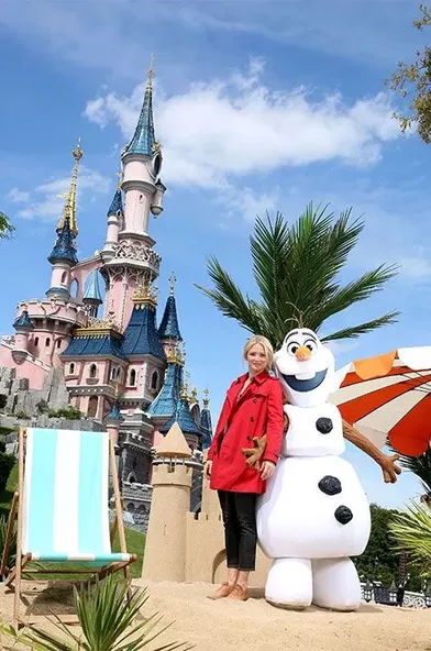 A Disneyland Paris, Julie Gayet fête la Reine des Neiges