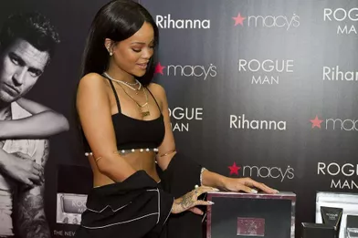 Rihanna, sensuelle jusqu'au bout du nez
