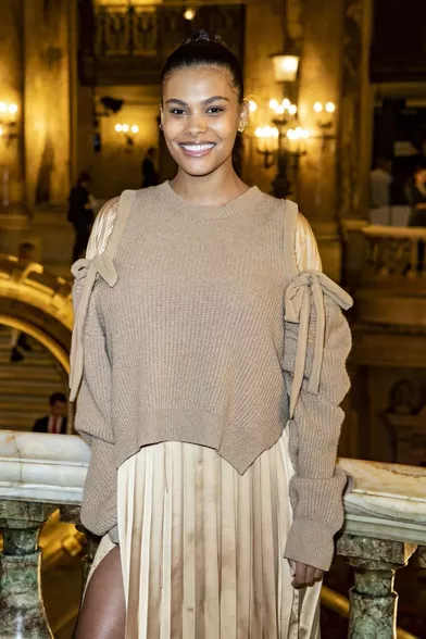 Tina Kunakey lors du défilé Stella McCartney à Paris, le 4 mars 2019