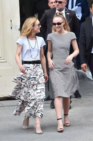 Vanessa Paradis et Lily-Rose Depp au défilé Chanel Haute couture à Paris le 3 juillet 2018