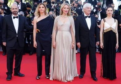 L'équipe du film «Benedetta »lors de la montée des marches au Festival de Cannes, ce vendredi 9 juillet 2021.