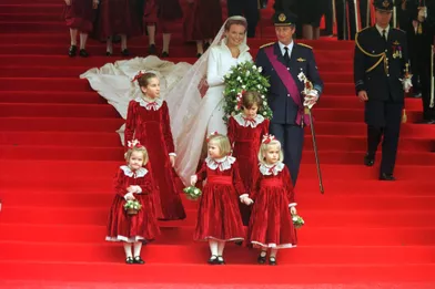 Mathilde d'Udekem d'Acoz et le prince Philippe de Belgique, à Bruxelles le 4 décembre 1999, jour de leur mariage