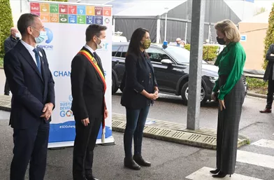 La Reine Des Belges Mathilde En Immersion Chez Danone