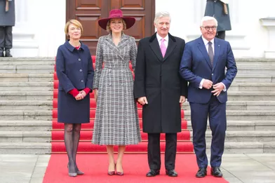 La reine Mathilde et le roi des Belges Philippe avec le président allemandFrank-Walter Steinmeier et sa femme à Berlin, le 23 novembre 2018
