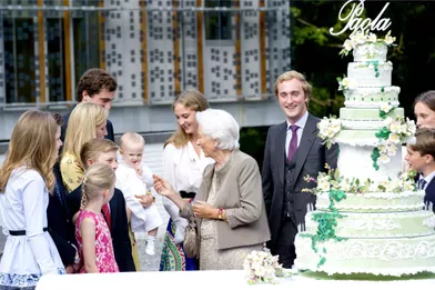 L'ex-reine des Belges Paola avec ses petits-enfants et son arrière petite-fille à Waterloo, le 29 juin 2017