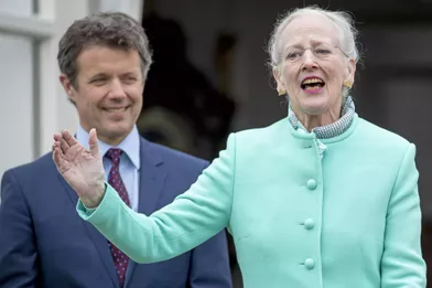 La reine Margrethe II de Danemark et le prince Frederik à Marselisborg, le 15 avril 2017