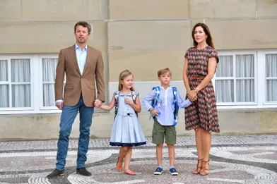 La princesse Josephine et le prince Vincent avec leurs parents la princesse Mary et le prince Frederik de Danemark à Copenhague, le 15 août 2017