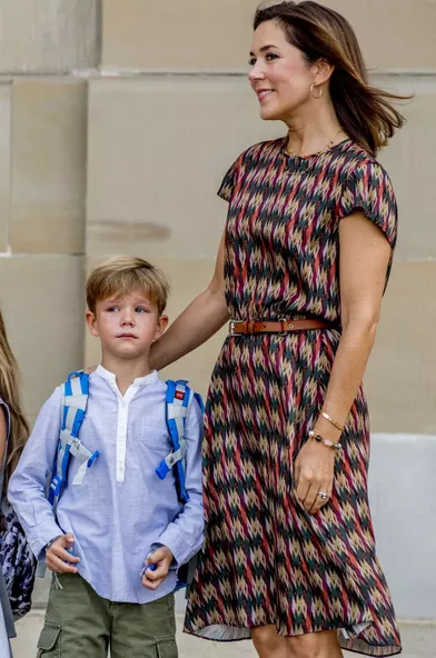 La princesse Mary de Danemark et son fils le prince Vincent à Copenhague, le 15 août 2017