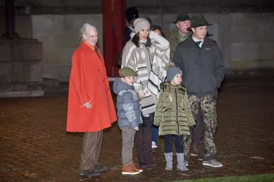 La princesse Joséphine et le prince Vincent de Danemark avec la reine Margrethe II, la princesse Mary et le prince Frederik à Fredensborg, le 22 novembre 2016