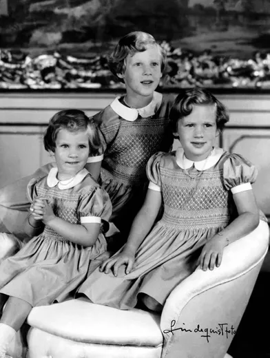La princesse Anne-Marie de Danemark avec ses deux soeurs aînées les princesse Margrethe et Benedikte, le 19 octobre 1950