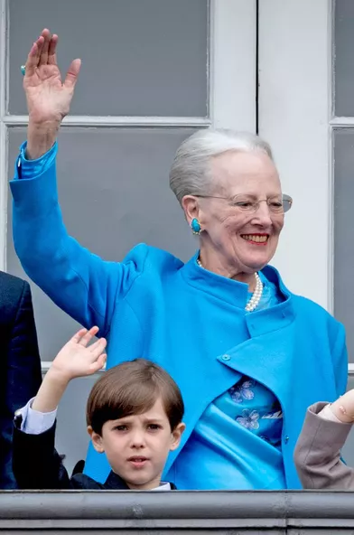 Le prince Henrik de Danemark avec sa grand-mère la reine Margrethe II, le 16 avril 2016