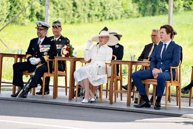 La reine Margrethe II de Danemark avec les princes Frederik et Christian dans le Jutland du Sud, le 13 juin 2021