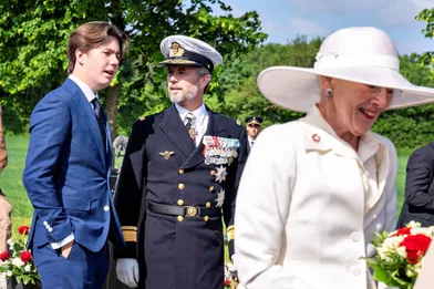 La reine Margrethe II de Danemark avec les princes Frederik et Christian dans le Jutland du Sud, le 13 juin 2021