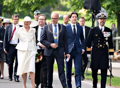 La reine Margrethe II de Danemark avec les princes Christian et Frederik dans le Jutland du Sud, le 13 juin 2021