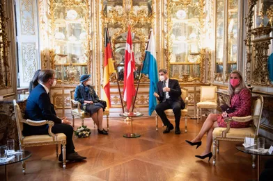 La reine Margrethe II de Danemark avecMarkus Soeder, le ministre-président de Bavièreà Munich, le 12 novembre 2021