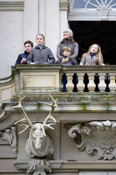La princesse Mary de Danemark et ses enfants à Klampenborg, le 5 novembre 2017