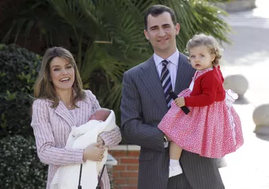 La princesse Leonor d'Espagne avec ses parents et sa soeur la princesse Sofia, le 4 mai 2007