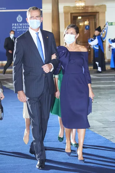 La reine Letizia et le roi Felipe VI d'Espagne à Oviedo, le 16 octobre 2020