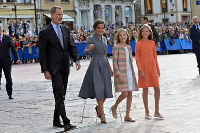 Les princesses Leonor et Sofia d'Espagne avec la reine Letizia et le roi Felipe VI à Oviedo, le 17 octobre 2019