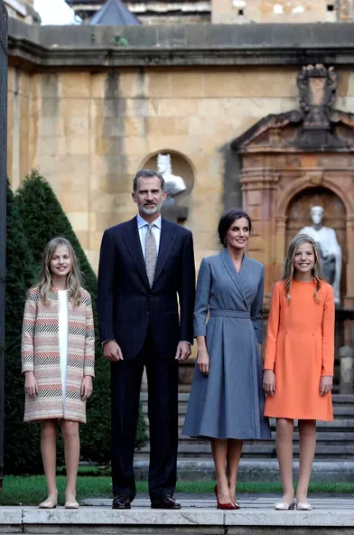 Les princesses Leonor et Sofia d'Espagne avec la reine Letizia et le roi Felipe VI à Oviedo, le 17 octobre 2019
