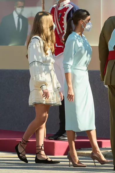 L'infante Sofia d'Espagne et sa mère la reine Letizia à Madrid, le 12 octobre 2021