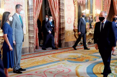 La reine Letizia avec le roi Felipe VI d'Espagne au Palais royal à Madrid, le 4 juin 2021