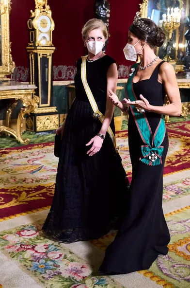 La reine Letizia d'Espagne et LauraMattarellaà Madrid, le 16 novembre 2021