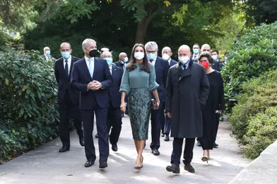 La reine Letizia d'Espagne dans un look griffé Is Coming à Bâle en Suisse, le 8 octobre 2021