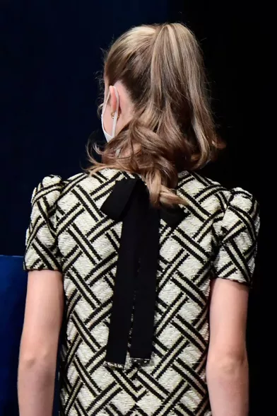 https://www.parismatch.com/Royal-Blog/famille-royale-espagnole/La princesse Leonor d'Espagne, de dos, à Oviedo, le 22 octobre 2021