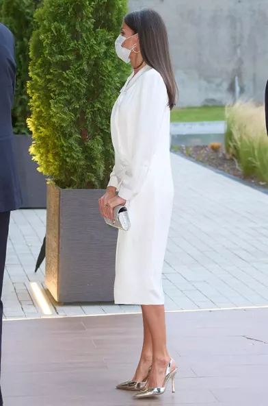 robe smoking blanche