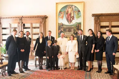 La princesse Alexandra de Luxembourg, avec la famille grand-ducale et le pape François au Vatican, le 22 mars 2016