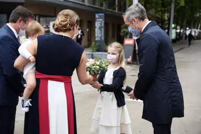 Le prince héritier Guillaume de Luxembourg et la princesse Stéphanie avec leur fils le prince Charles à Esch-sur-Alzette, le 22 juin 2021