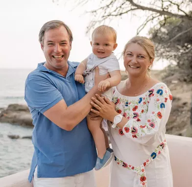 La princesse Stéphanie et le prince héritier Guillaume de Luxembourg avec leur fils le prince Charles à Cabasson, le 18 août 2021
