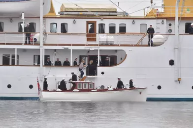 Les invités royaux embarquent à bord du Norge à Oslo, le 10 mai 2017