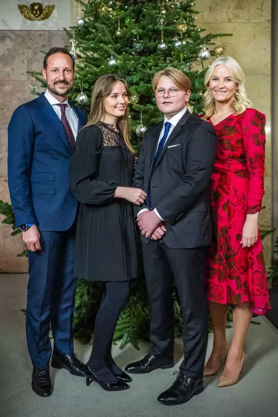Le prince héritier Haakon de Norvège, la princesse Mette-Marit, la princesse Ingrid Alexandra et le prince Sverre Magnus à Oslo, le 15 décembre 2020