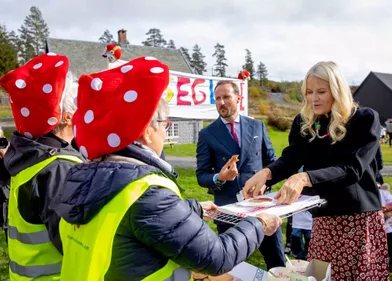 La princesse Mette-Marit et le prince Haakon de Norvège en visite dans le comté de Viken, le 28 septembre 2021