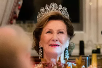 La reine Sonja de Norvège parée du diadème en diamants de la reine Joséphine à Oslo, le 25 octobre 2018