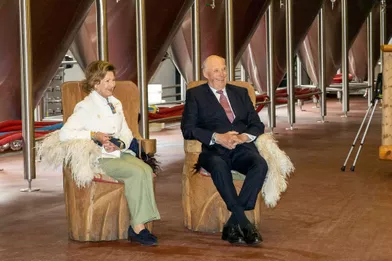 La reine Sonja et le roi Harald V de Norvège, le 15 juin 2021àFlåm