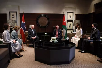 La reine Sonja et le roi Harald V de Norvège avec la reine Rania, le roi Abdallah II et le prince héritier Hussein de Jordanie à Amman, le 2 mars 2020