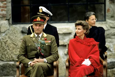 Harald V et son épouse Sonja à Hamar, lors de leur tournée à travers la Norvège pour le sacre du roi en juin 1991.