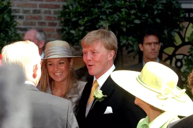 Le prince héritier Willem-Alexander des Pays-Bas et sa fiancée Maxima Zorreguieta aumariage du prince Constantijn des Pays-Bas et de Laurentien Brinkhorst, le 19 mai 2001