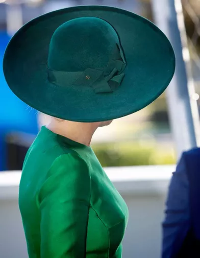 Le chapeau de la reine Maxima des Pays-Bas à Leusden, le 5 novembre 2021